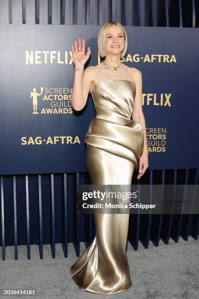 Carey Mulligan attends the 30th Annual Screen Actors Guild Awards at Shrine Auditorium and Expo Hall on February 24, 2024 in Los Angeles, California.