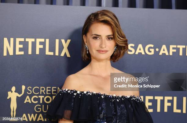 Penélope Cruz attends the 30th Annual Screen Actors Guild Awards at Shrine Auditorium and Expo Hall on February 24, 2024 in Los Angeles, California.