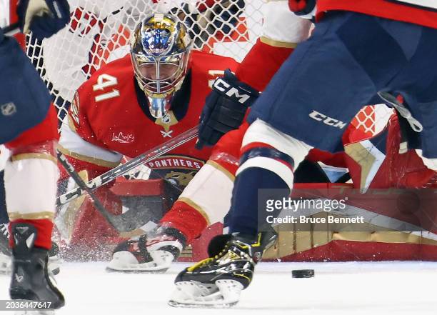 Anthony Stolarz of the Florida Panthers keeps his eyes on the puck during the second period against the Washington Capitals at Amerant Bank Arena on...