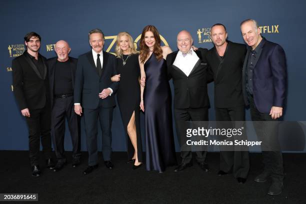 The cast of Breaking Bad, RJ Mitte, Jonathan Banks, Bryan Cranston, Anna Gunn, Betsy Brandt, Dean Norris, Aaron Paul and Bob Odenkirk pose in the...