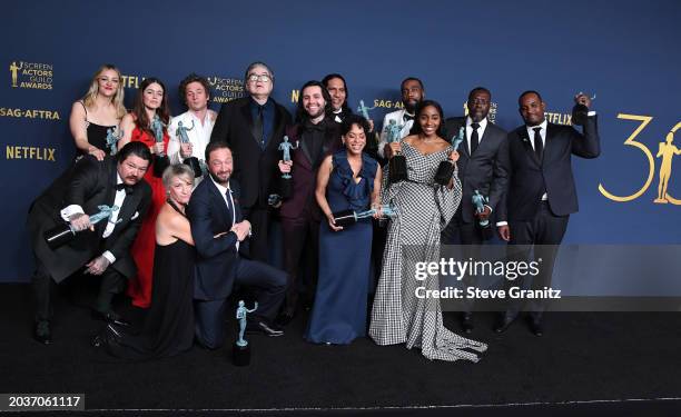 Abby Elliott, Jeremy Allen White, Molly Gordon, Jeanie Bacharach, Matty Matheson, Oliver Platt, Ebon Moss-Bachrach, Richard Esteras, Jose M....