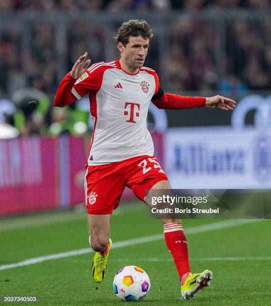 Thomas Mueller of FC Bayern Muenchen runs with the ball during the Bundesliga match between FC Bayern München and RB Leipzig at Allianz Arena on...