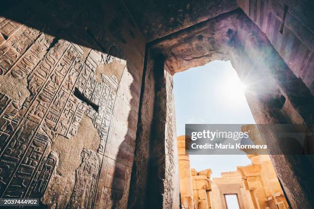 mortuary temple of hatshepsut in luxor, egypt. - sand sculpture stock pictures, royalty-free photos & images