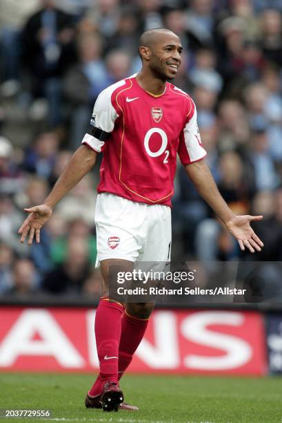 Thierry Henry of Arsenal reacts during the Premier League match between Manchester City and Arsenal at City Of Manchester Stadium on September 25,...