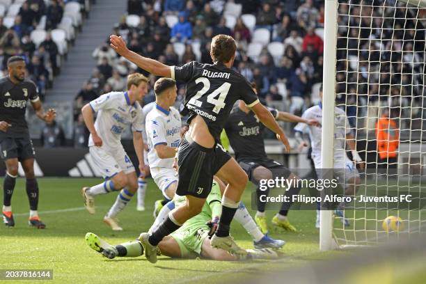 Daniele Rugani of Juventus scores his team's third goal during the Serie A TIM match between Juventus and Frosinone Calcio at Allianz Stadium on...