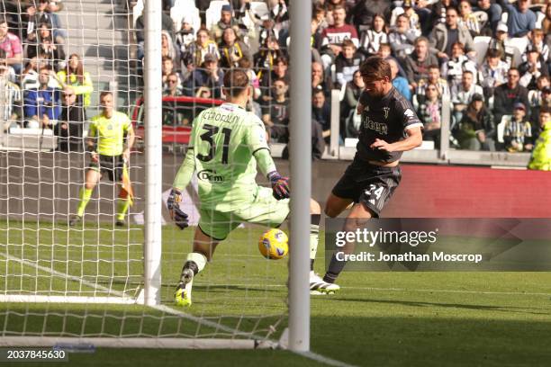 Daniele Rugani of Juventus scores a 90th minute goal to give the side a 3-2 lead during the Serie A TIM match between Juventus and Frosinone Calcio...