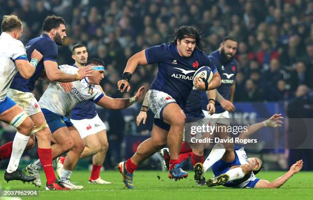 Posolo Tuilagi of France breaks with the ball during the Guinness Six Nations 2024 match between France and Italy at Stade Pierre Mauroy on February...