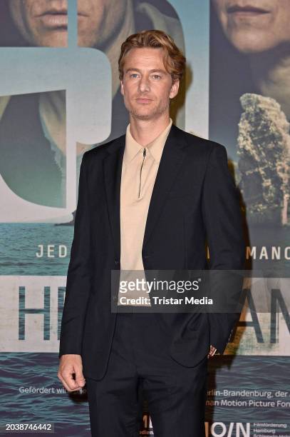 Alexander Fehling attends the "Helgoland 513" premiere at Kino in der Kulturbrauerei on February 29, 2024 in Berlin, Germany.