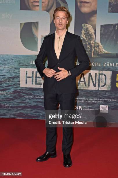 Alexander Fehling attends the "Helgoland 513" premiere at Kino in der Kulturbrauerei on February 29, 2024 in Berlin, Germany.