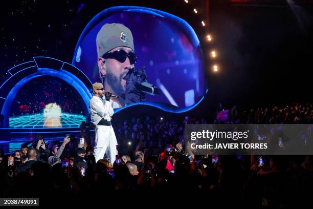 Li Mora Singer 2,017 Viña Del Mar International Song Festival Photos & High Res ...