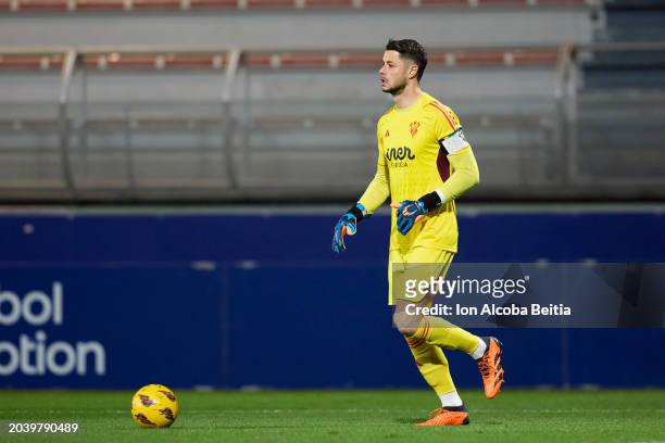 Diego Altube of Albacete BP with the ball during the LaLiga Hypermotion match between SD Amorebieta and Albacete BP at Instalaciones de Lezama on...
