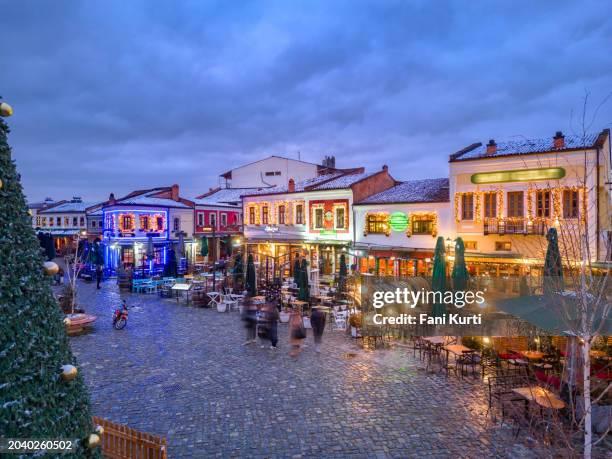 korça bazaar christmas market - christmas mountain town stock pictures, royalty-free photos & images
