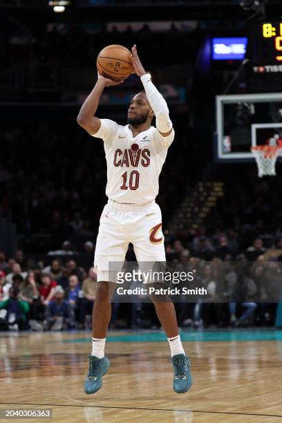 Darius Garland of the Cleveland Cavaliers shoots against the Washington Wizards at Capital One Arena on February 25, 2024 in Washington, DC. NOTE TO...