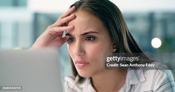 Person At Computer Confusion Confused Person In Front Of Computer Photos and Premium High Res ...