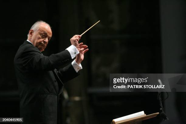 Conductor Lorin Maazel leads his orchestra, whose musicians come mainly from the Ruhr region, during the final rehearsal of "Symphony No.8 Es Dur -...