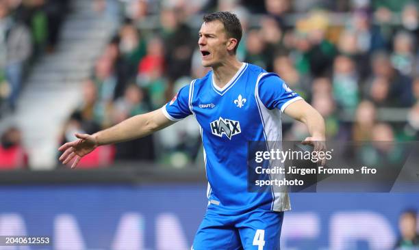 Christoph Zimmermann of Darmstadt gestures during the Bundesliga match between SV Werder Bremen and SV Darmstadt 98 at Wohninvest Weserstadion on...