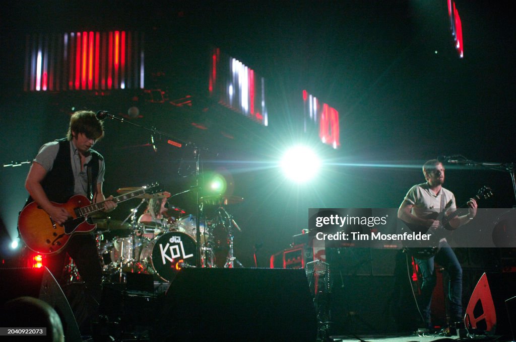 Kings Of Leon In Concert - San Francisco CA 2009