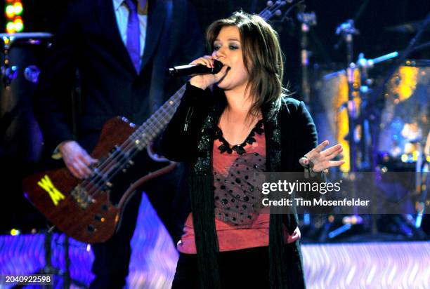 Kelly Clarkson performs at San Jose State Event Center on November 29, 2009 in San Jose, California.