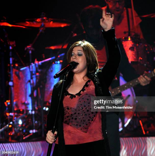 Kelly Clarkson performs at San Jose State Event Center on November 29, 2009 in San Jose, California.