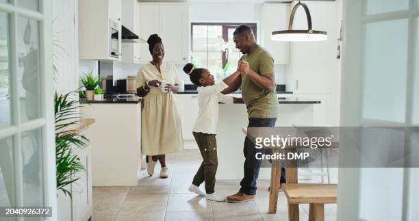 kitchen, dancing and black family child, father and papa practice performance, teaching ballet or bond. dancer, love and happy man, dad and kid girl learning routine steps, movement or performance - dance routine stock pictures, royalty-free photos & images