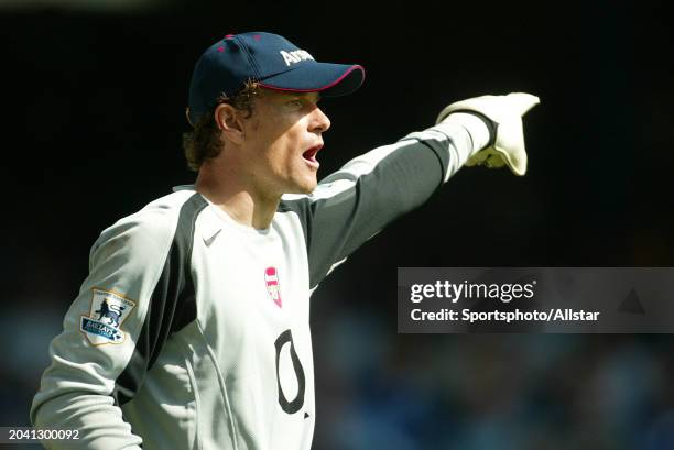 Jens Lehmann of Arsenal shouting during the Premier League match between Everton and Arsenal at Goodison Park on August 15, 2004 in Liverpool,...