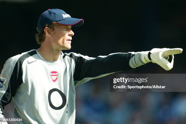 Jens Lehmann of Arsenal shouting during the Premier League match between Everton and Arsenal at Goodison Park on August 15, 2004 in Liverpool,...