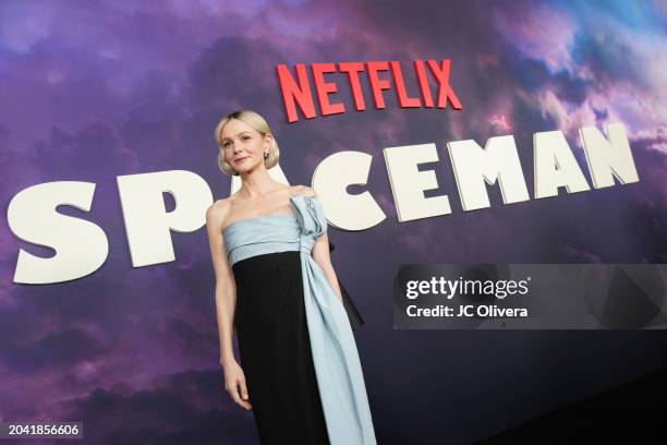 Carey Mulligan attends the photocall for Netflix's "Spaceman" at The Egyptian Theatre Hollywood on February 26, 2024 in Los Angeles, California.