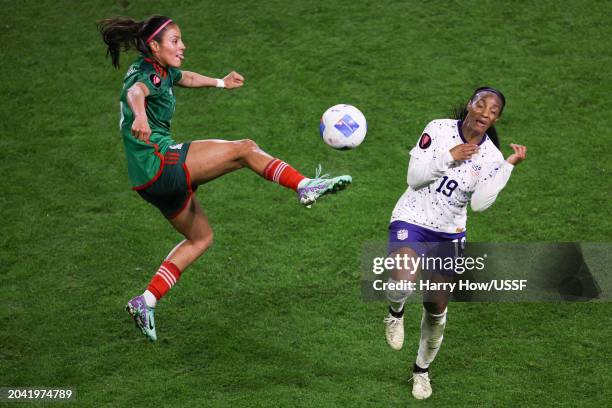 Karen Luna of Mexico plays the ball in front of Crystal Dunn of the United States during the second half during the 2024 Concacaf W Gold Cup Group A...