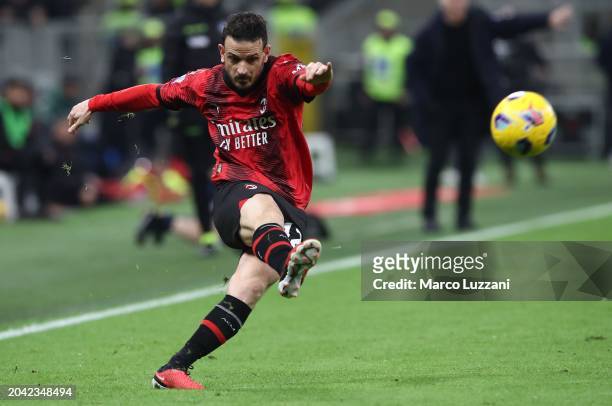 Alessandro Florenzi of AC Milan in action during the Serie A TIM match between AC Milan and Atalanta BC at Stadio Giuseppe Meazza on February 25,...