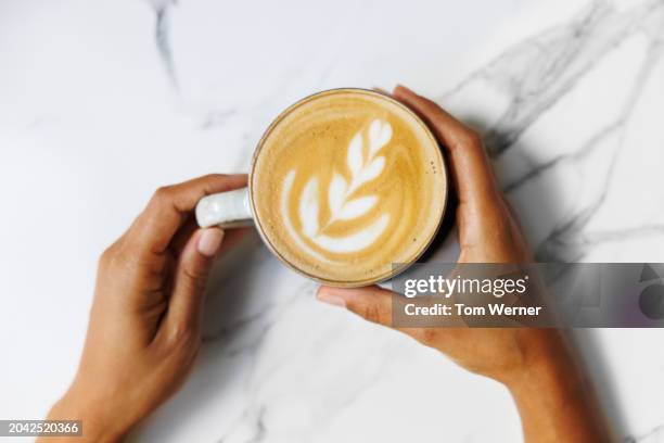 perfect latte art presentation - coffee bildbanksfoton och bilder