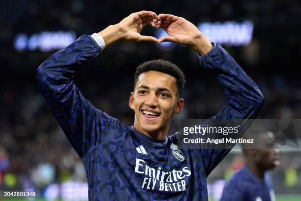 Alvaro Rodriguez of Real Madrid waves the fans as he warms up prior to the LaLiga EA Sports match between Real Madrid CF and Sevilla FC at Estadio...
