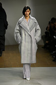 Mame Kurogouchi : Runway - Paris Fashion Week -...