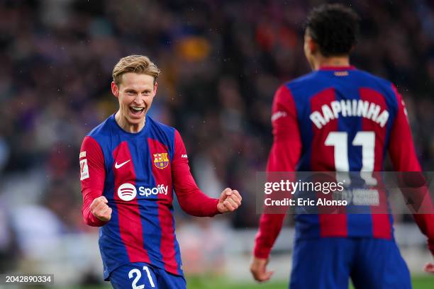 Frenkie De Jong of FC Barcelona celebrates with Raphinha of FC