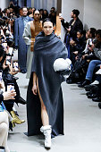 Vautrait : Runway - Paris Fashion Week - Womenswear...