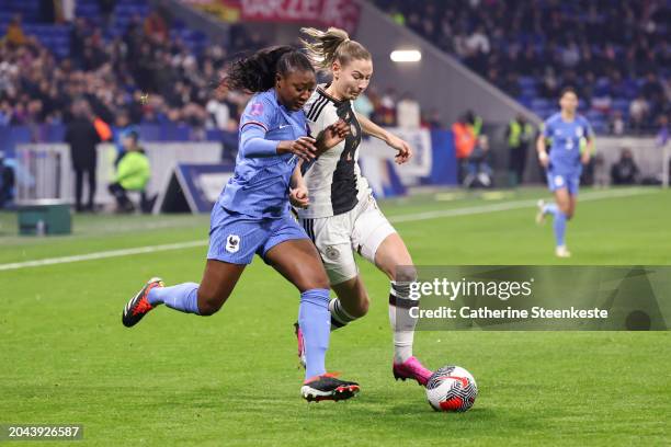 Kadidiatou Diani of France controls the ball against Sarai Linder of Germany during the UEFA Women's Nations League semi-final match between France...