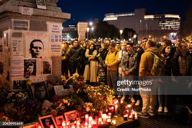 The Russian community in Barcelona is paying tribute to Russian opposition figure Alexey Navalny on the day of his funeral in Moscow, on Las Ramblas,...