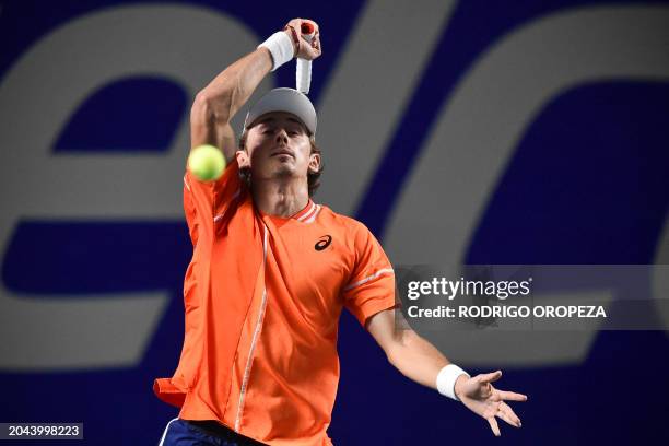 Australia's Alex De Minaur hits a return against Britain's Jack Draper during their Mexico ATP Open 500 men´s singles semifinals tennis match at the...