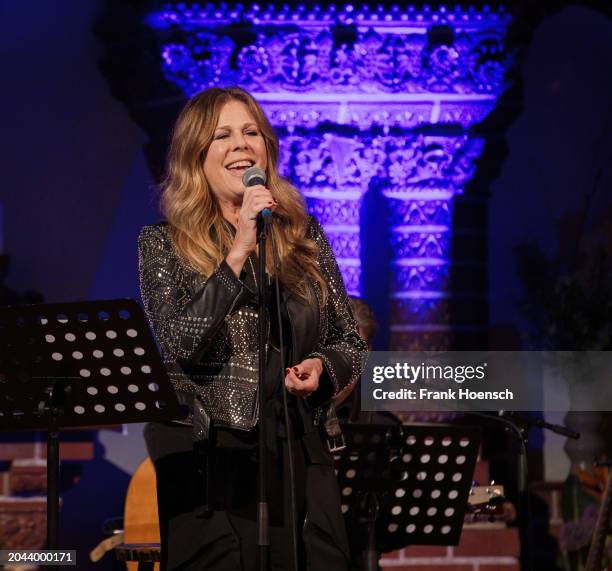American singer Rita Wilson performs live on stage during a concert at the Passionskirche on March 1, 2024 in Berlin, Germany.