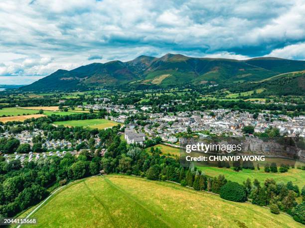 drone view of keswick and derwentwater at lake district, uk - cumbria imagens e fotografias de stock