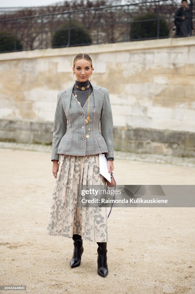 Street Style - Paris Fashion Week - Womenswear Fall/Winter 2024/2025 - Day Two