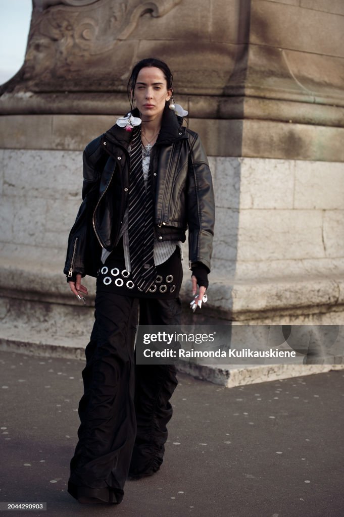 Street Style - Paris Fashion Week - Womenswear Fall/Winter 2024/2025 - Day Two