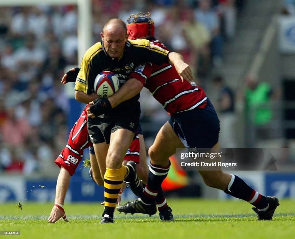 Alex King of Wasps charges up field