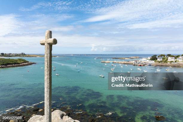 les caraïbes de bretagne en été : les vacances à la plage - vacances été plage stock-fotos und bilder