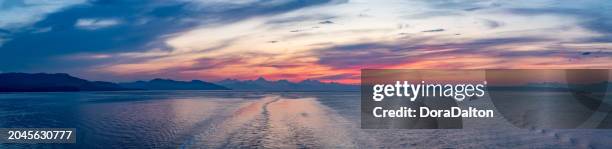 chilkat islands state marine park, alaska, usa - alaskische cultuur stockfoto's en -beelden