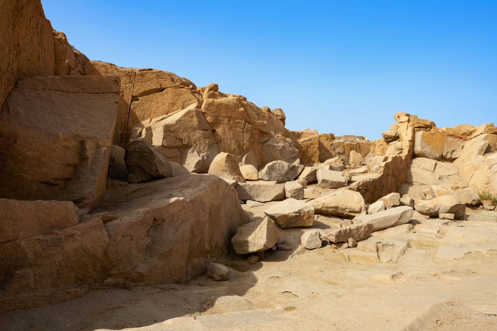 Granit quarry in Aswan, Egypt Granit quarry in Aswan, Egypt