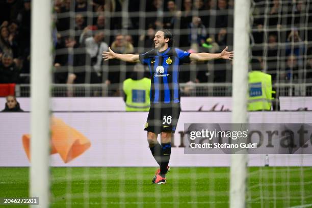 Matteo Darmian of Internazionale FC celebrates a goal during the Serie A TIM match between FC Internazionale and Atalanta BC - Serie A TIM at Stadio...