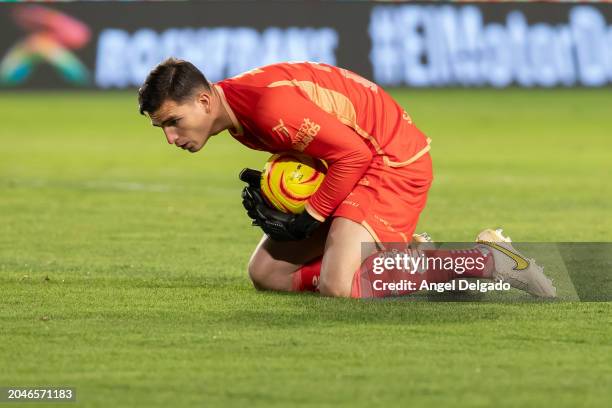 Sebastián Jurado of FC Juarez holds to the ball during the 10th round match between Pachuca and FC Juarez as part of the Torneo Clausura 2024 Liga MX...