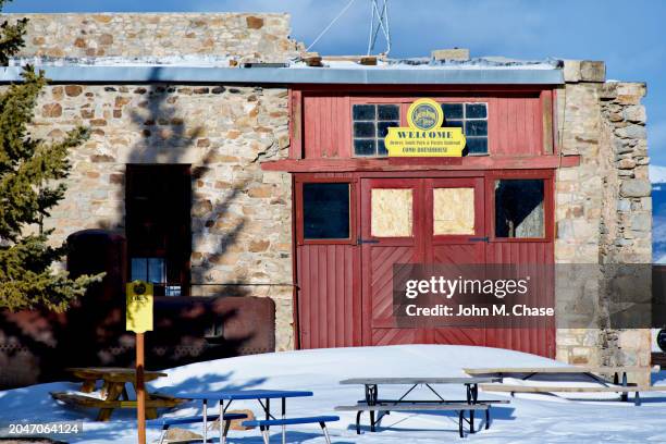the como roundhouse, como, colorado (usa) - historical railway roundhouse stock pictures, royalty-free photos & images