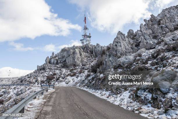 repeater of the military telephone network, at the top of the mountain of la pandera with 1872 m of altitude - repeater stock pictures, royalty-free photos & images