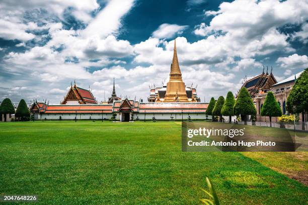 the grand palace - grand palace bangkok stock pictures, royalty-free photos & images